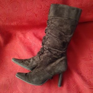 EUC*White Mountain brown suede tall boots …